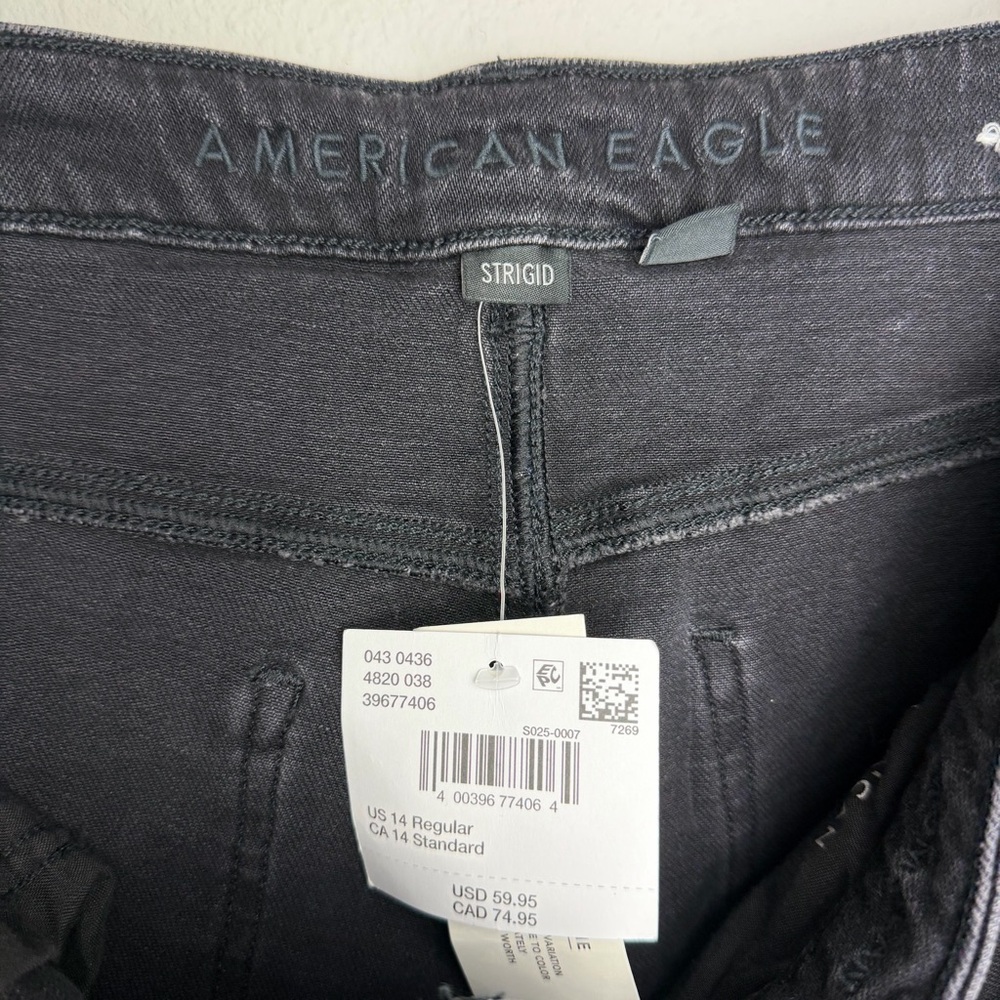 American Eagle Strigid Mom Jeans Destroyed Black 14 NWT - Picture 6 of 14